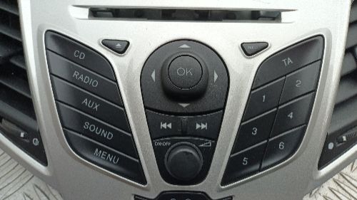 FORD FIESTA STEREO RADIO CD PLAYER