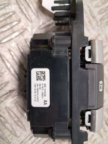 DISCOVERY SPORT TD4 SE MK1 LC Electric Handbrake Lever Switch