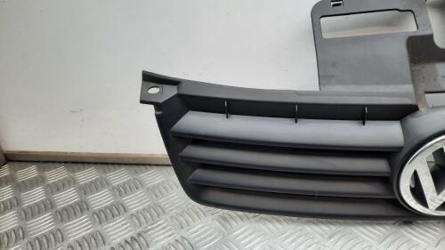 2004 VOLKSWAGEN POLO FRONT GRILLE WITH BADGE